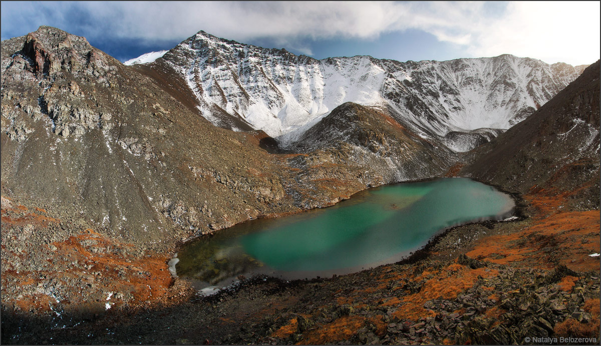 Озеро под вершиной Талдуайр. Хребет Чихачева