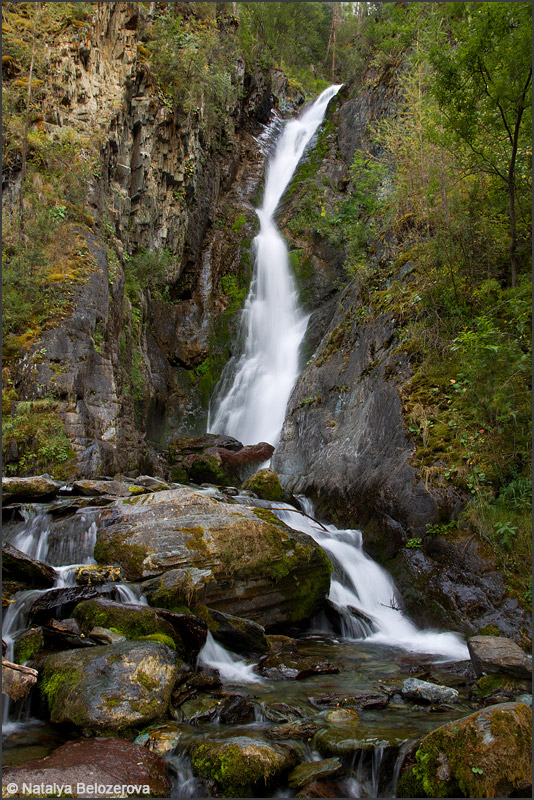 Водопад Радужный на реке Верхняя Карасу (близ Чибита)