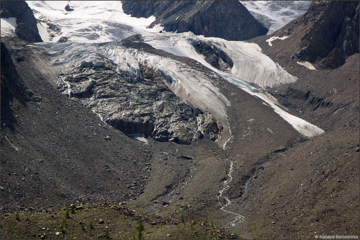 Ледник Зелинского в верховьях Шавлы