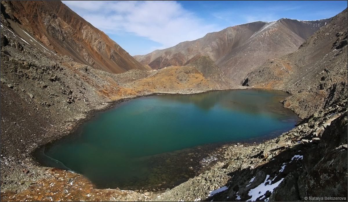 Озеро под вершиной Талдуайр. Хребет Чихачева